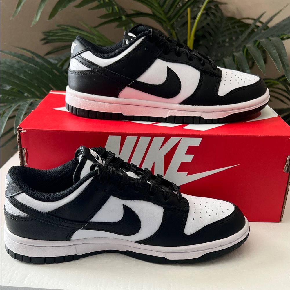 Nike Dunk Low Pandas Women’s Sneakers